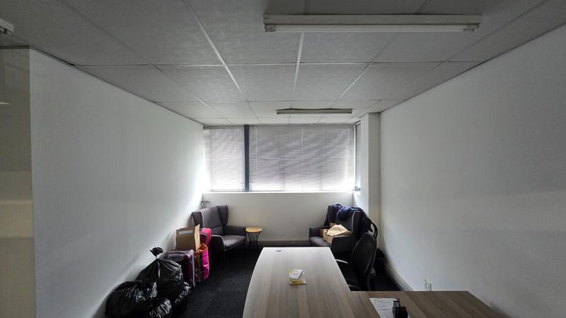 To Let commercial Property for Rent in Matroosfontein Western Cape